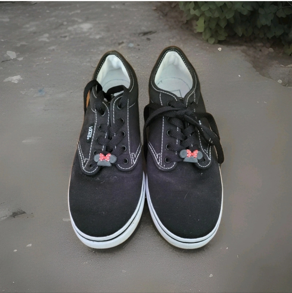 Womens Vans Old Skool Size 7, Black, Minnie Mouse, Low Top, Comfort